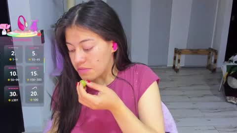 missloren333 online show from 12.16.25