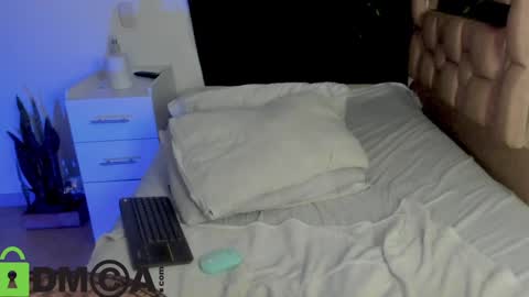 Lucye Robbie online show from 01.05.25