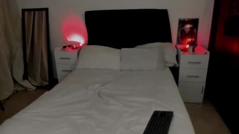 Lucye Robbie online show from 09.14.25