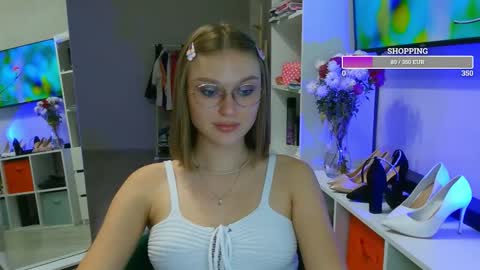 OneGoddess online show from 11.05.25