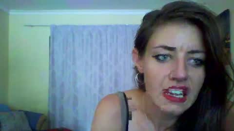 Snapshot of missmeandre chatting on 03.05.25 4bdn couple online show from 03.05.25