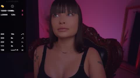 LUXXANDRA online show from 02.10.25