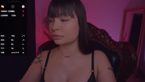 LUXXANDRA online show from 02.12.25