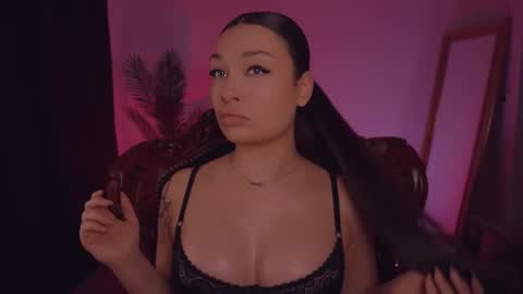 LUXXANDRA online show from 02.23.25