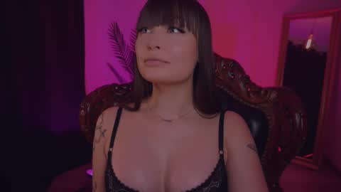 LUXXANDRA online show from 03.01.25