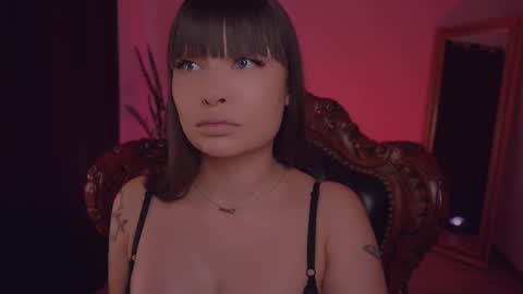 LUXXANDRA online show from 03.10.25