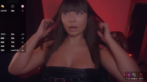 LUXXANDRA online show from 10.13.25