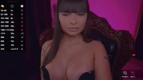 LUXXANDRA online show from 10.28.25