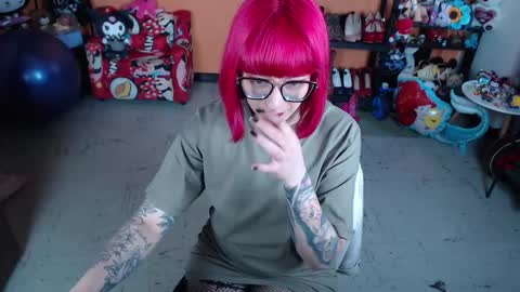 Miss Mia online show from 11.27.25