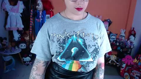 Miss Mia online show from 05.18.26