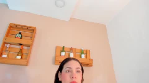 Mia  online show from 11.03.25