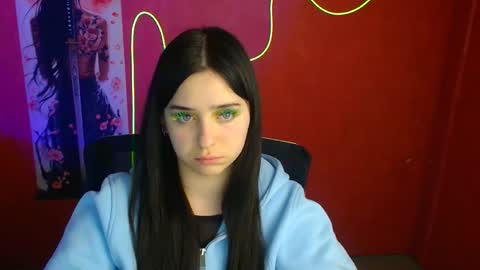 Mia online show from 04.15.26