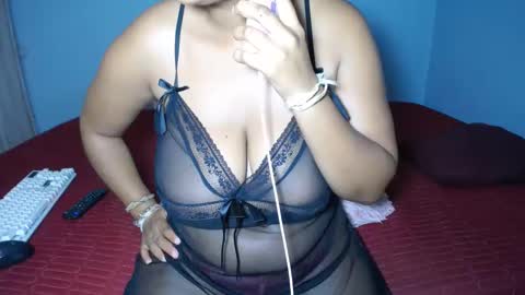 Snapshot of missmimmi69 chatting on 02.13.25 mimmi online show from 02.13.25