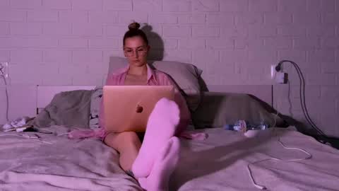 missmiroslava online show from 04.15.26