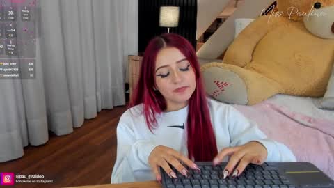 Snapshot of misspaulina__ chatting on 01.17.25 Pau Giraldo online show from 01.17.25