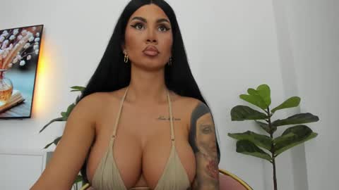 Renata online show from 11.13.25