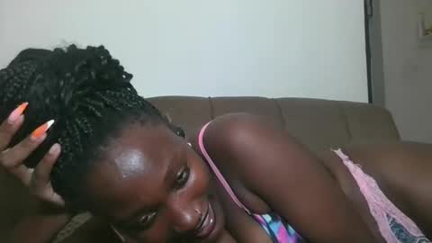 pretty gal online show from 10.27.25