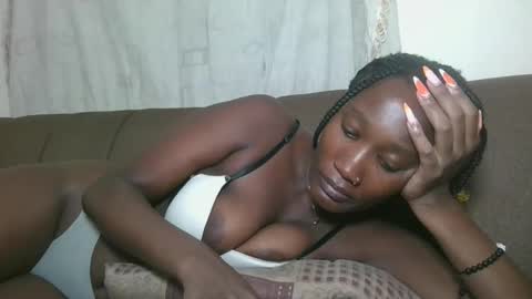 pretty gal online show from 10.31.25