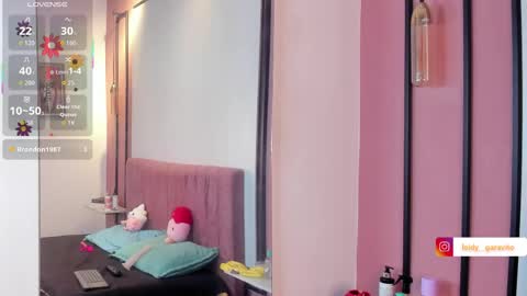 victoria  online show from 04.18.26