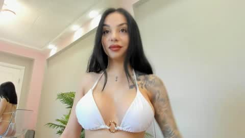 Sienna online show from 04.08.26