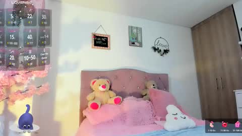 ... Independent model online show from 02.26.26