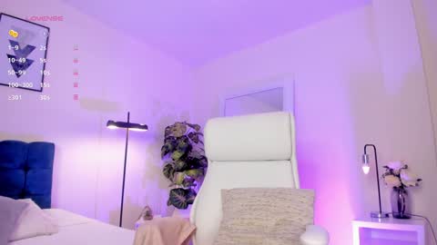 Fernanda Davila online show from 01.12.25