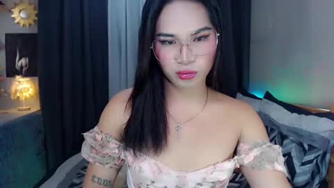 Snapshot of misstrishontop chatting on 01.15.25 misstrishontop online show from 01.15.25