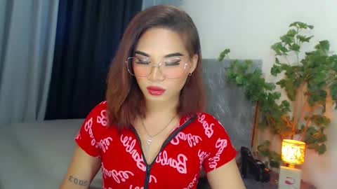 Snapshot of misstrishontop chatting on 02.09.25 misstrishontop online show from 02.09.25