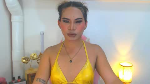 Snapshot of misstrishontop chatting on 09.18.25 misstrishontop online show from 09.18.25