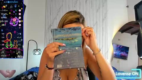 Snapshot of missvalery1 chatting on 12.28.24 missvalery1 online show from 12.28.24