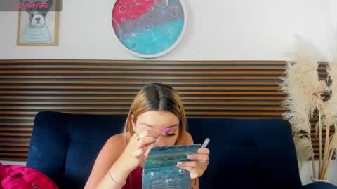 Snapshot of missvalery1 chatting on 01.22.25 missvalery1 online show from 01.22.25