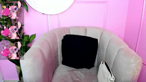 Snapshot of missvalery1 chatting on 02.17.25 missvalery1 online show from 02.17.25