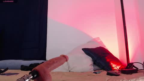 IG MISSVENUSS1 online show from 02.17.25