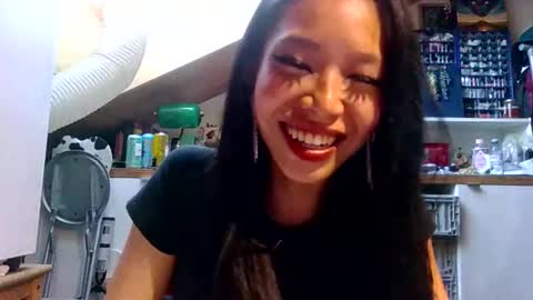 Snapshot of missversatile chatting on 05.26.26 Miss Versatile online show from 05.26.26
