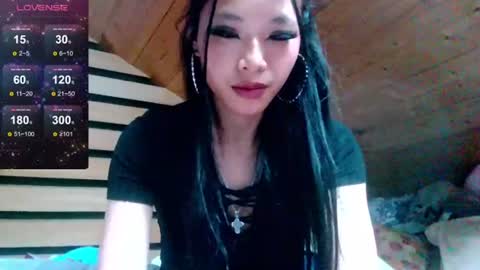 Snapshot of missversatile chatting on 06.05.26 Miss Versatile online show from 06.05.26