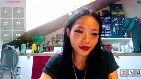 Snapshot of missversatile chatting on 06.06.26 Miss Versatile online show from 06.06.26