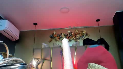 Victoria  online show from 04.12.26