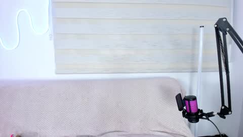 Pau OFmissweetpeach online show from 01.10.26