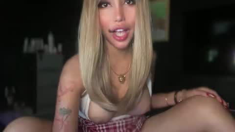 Snapshot of missxolga chatting on 02.27.25 Divine Olga online show from 02.27.25