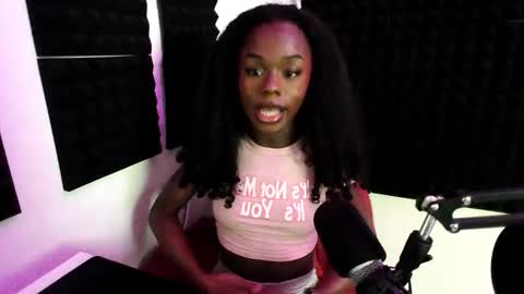 Snapshot of missymixingmiss chatting on 11.13.25 lauren online show from 11.13.25