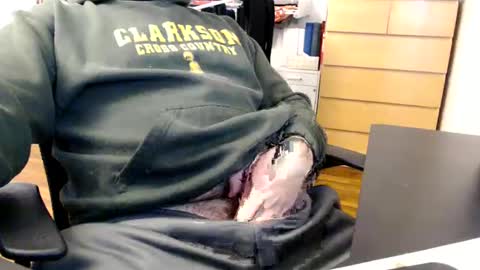 Snapshot of mister_crowne chatting on 12.31.24 mister_crowne online show from 12.31.24