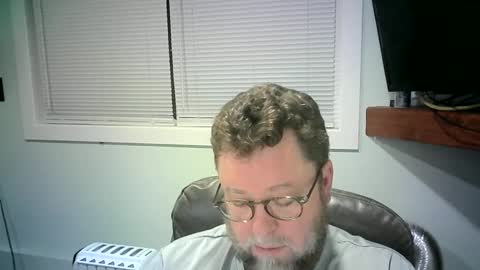 Snapshot of mister_happy567 chatting on 02.01.25 Mr. Happy online show from 02.01.25