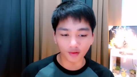 Snapshot of mister_officer chatting on 11.30.25 SAINT SACHI will make your day online show from 11.30.25