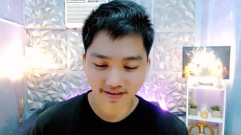 Snapshot of mister_officer chatting on 12.19.25 SAINT SACHI will make your day online show from 12.19.25