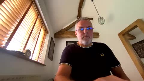 Snapshot of misterblivs chatting on 10.02.25 Misterblivs online show from 10.02.25