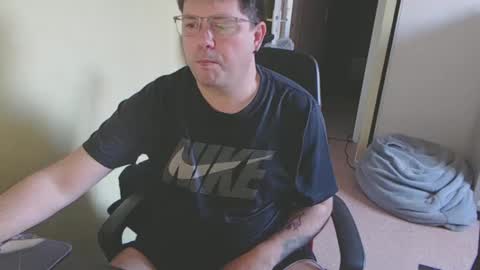 Snapshot of mistercoeur1 chatting on 02.15.25 mistercoeur online show from 02.15.25