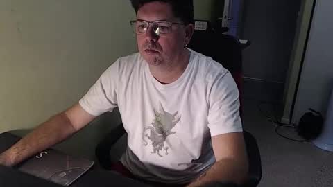 Snapshot of mistercoeur1 chatting on 11.05.25 mistercoeur online show from 11.05.25