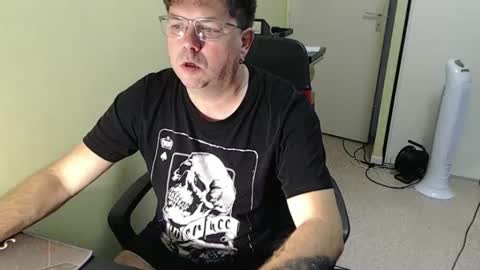 Snapshot of mistercoeur1 chatting on 11.11.25 mistercoeur online show from 11.11.25