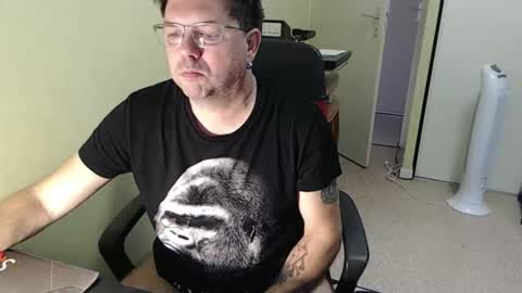 Snapshot of mistercoeur1 chatting on 11.15.25 mistercoeur online show from 11.15.25