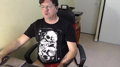 Snapshot of mistercoeur1 chatting on 11.24.25 mistercoeur online show from 11.24.25